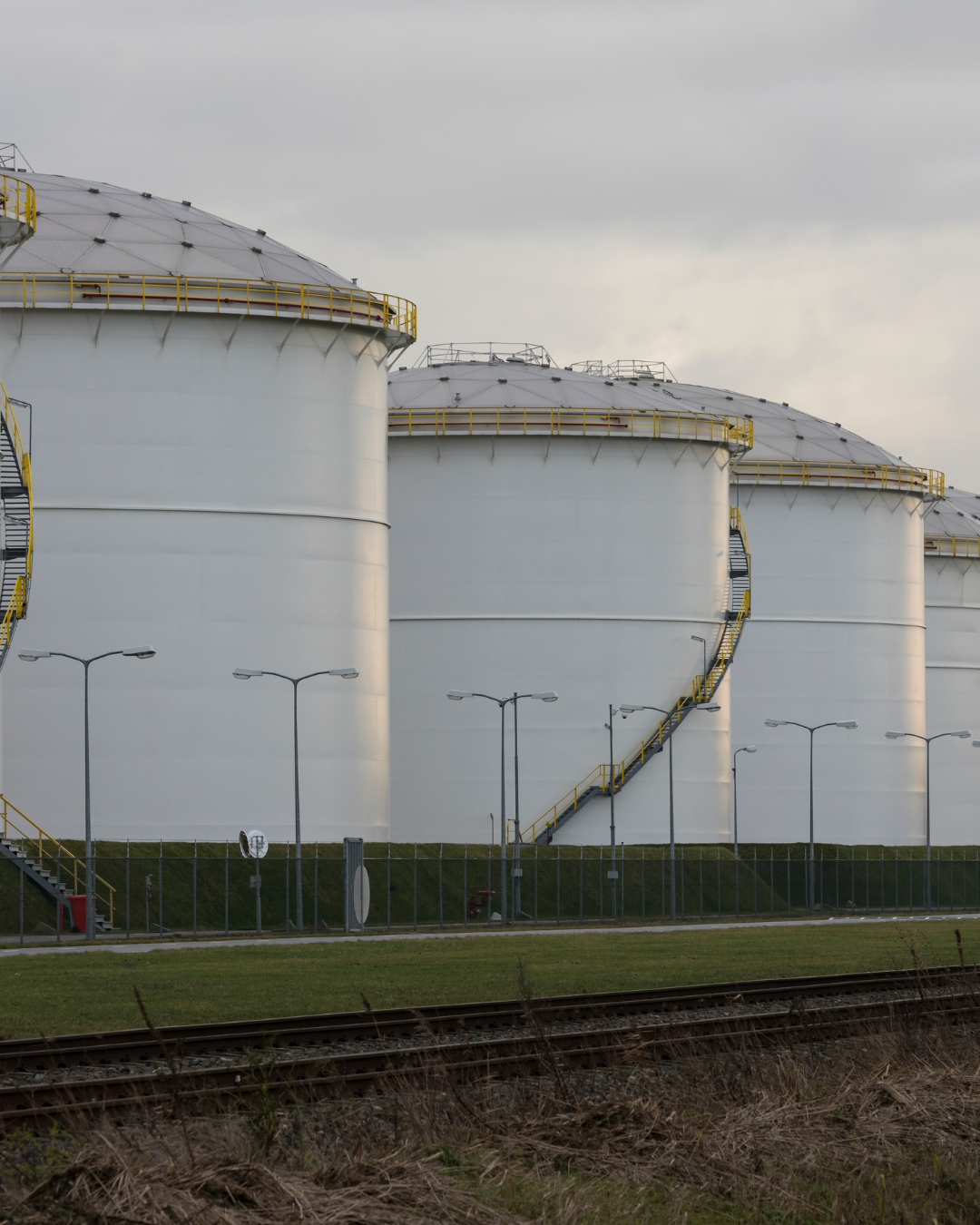 Tank Operation Examples Optimising processes in tank farms - Process Instruments